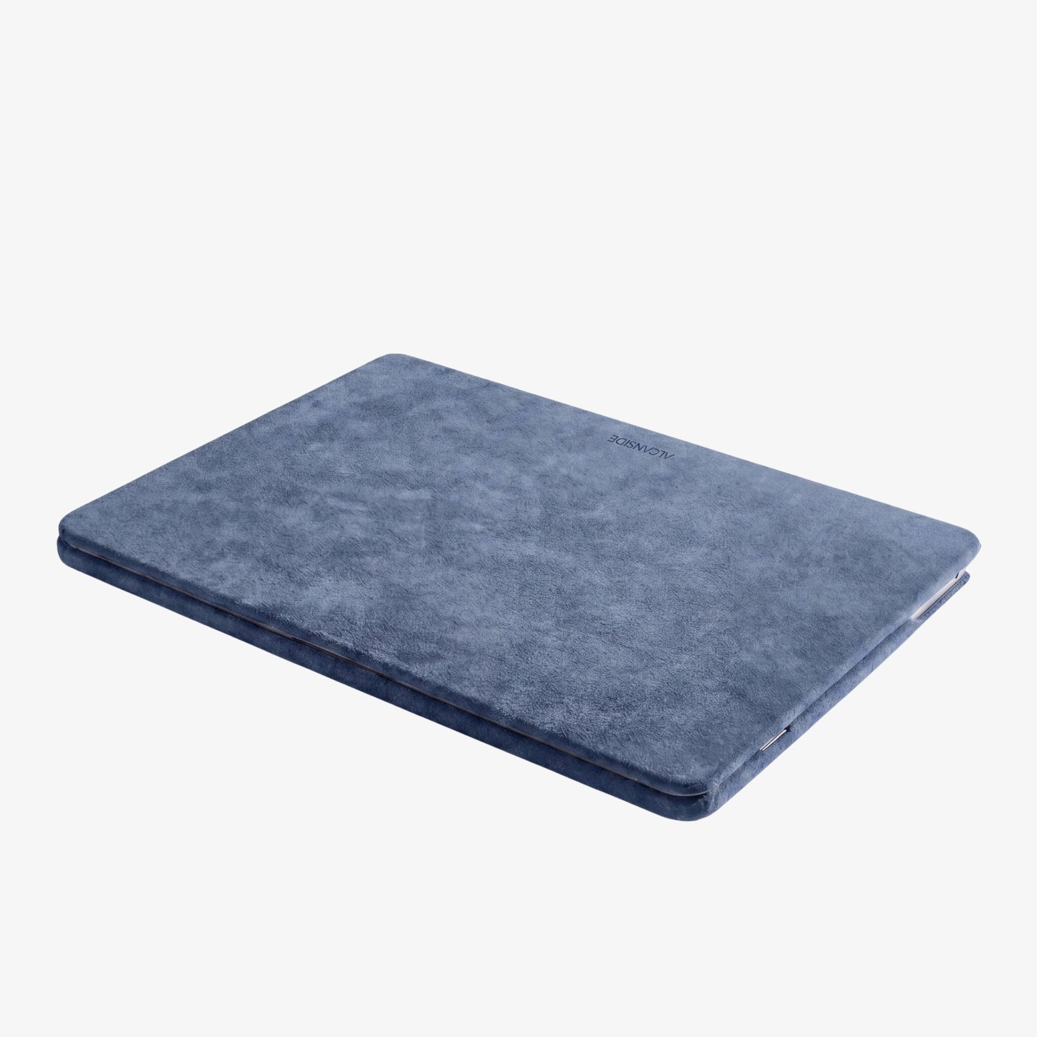 Alcantara MacBook Pro & Pro Max Cover - For 16 inch (2021 - 2024) - Ocean Blue - Alcanside