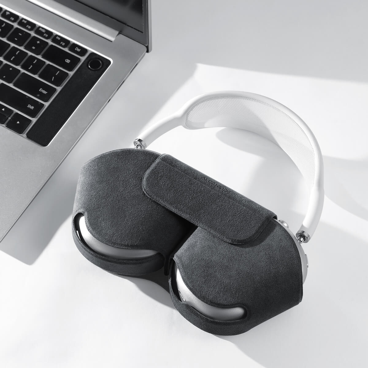AirPods Max Alcantara Smart Case - Space Grey